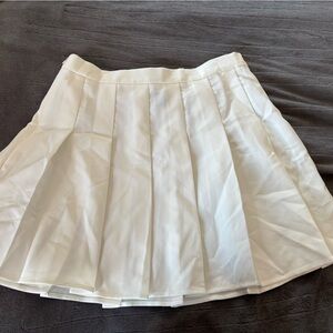 SHEIN white tennis-style skirt. Size XL